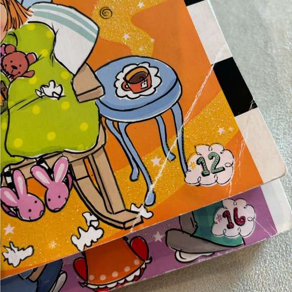 2 Heidi Heckelbeck series books (12 & 16) - Picture 5 of 6